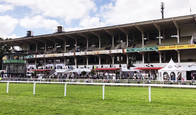 Galopprennbahn Hamburg-Horn: Tribüne