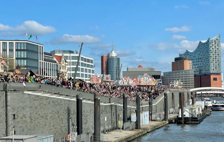 Hafengeburtstag 2025: Zwischen Schlepperballett, Pop-Show und Pyrozauber