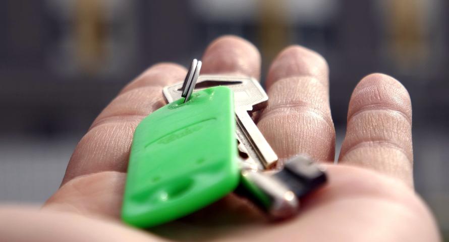 Schlüsselübergabe nach einem Immobilienverkauf