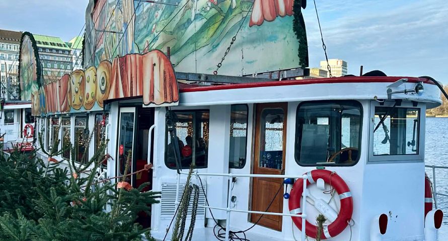 Märchenschiffe am Jungfernstieg: Eine Hamburger Weihnachtstradition